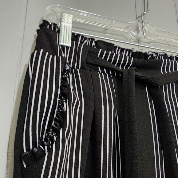NWOT Soho Apparel Striped Elastic Waist Pants - Picture 4 of 9